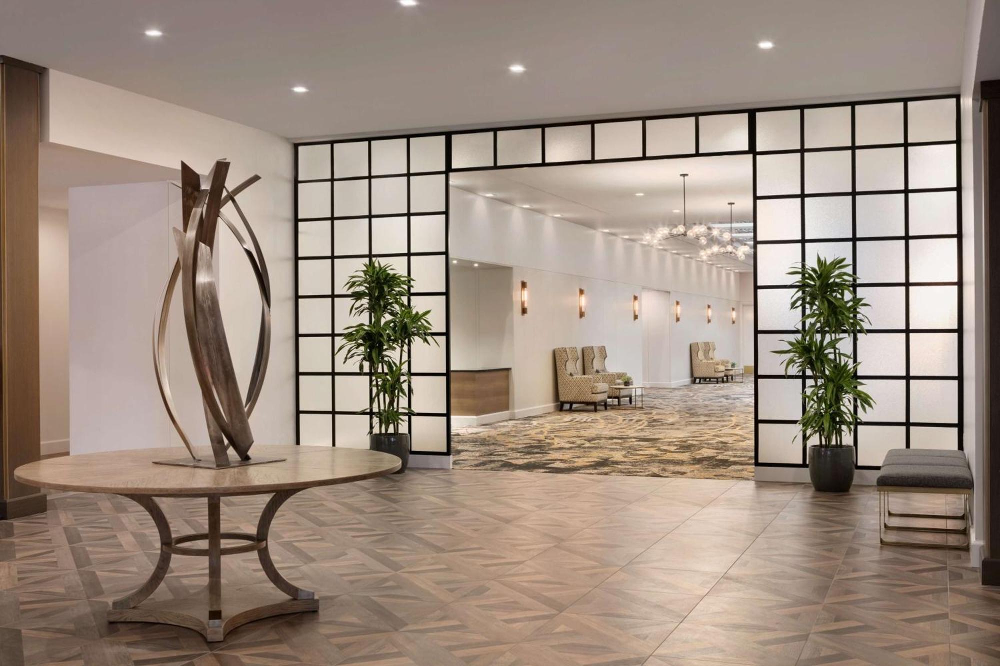 Doubletree By Hilton Canton Downtown Exterior foto