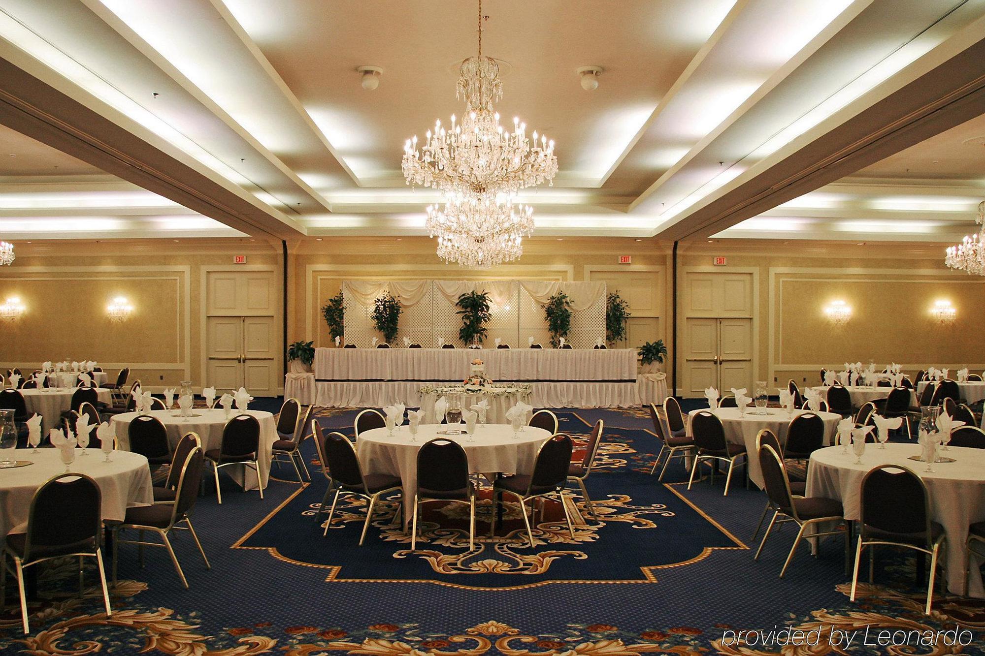 Doubletree By Hilton Canton Downtown Restaurante foto