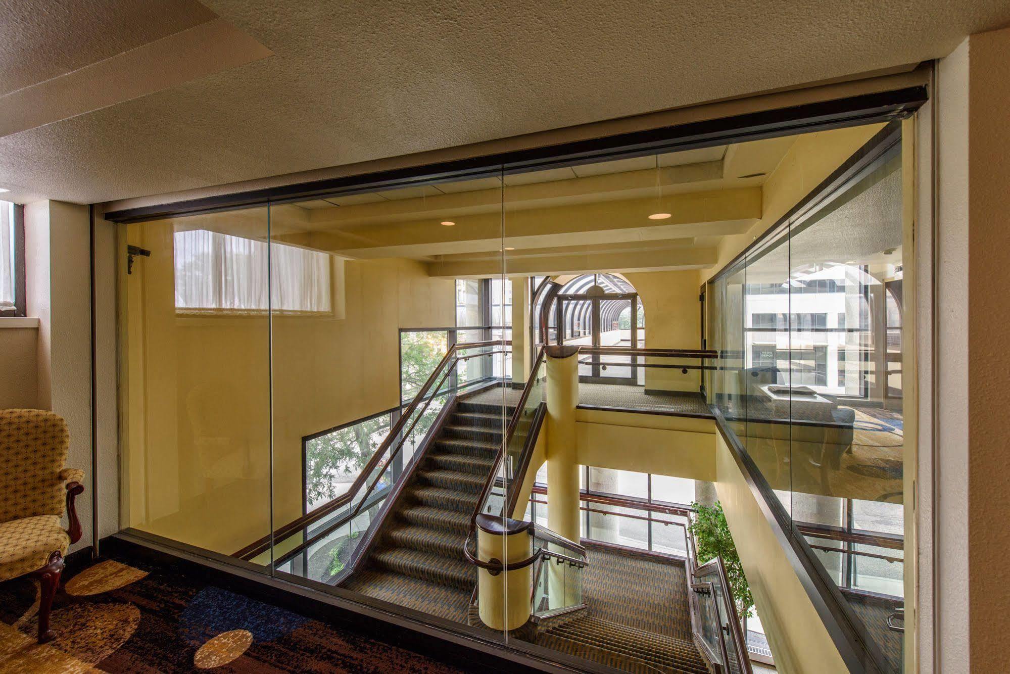 Doubletree By Hilton Canton Downtown Exterior foto